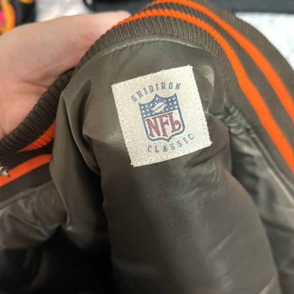 CLEVELAND BROWNS MENS BROWN REVERSIBLE SATIN BIG AND TALL LIGHT WEIGHT JACKET - Picture 3 of 3